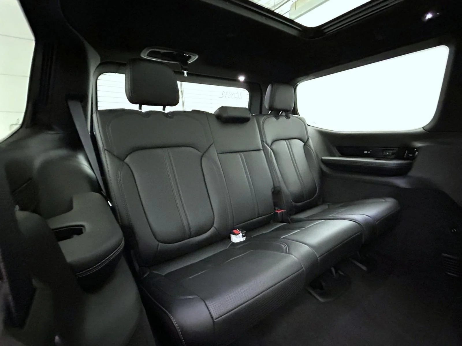 New 2026 Black Jeep Summit Obsidian image 20
