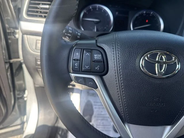 Used 2019 Silver Toyota Limited image 19