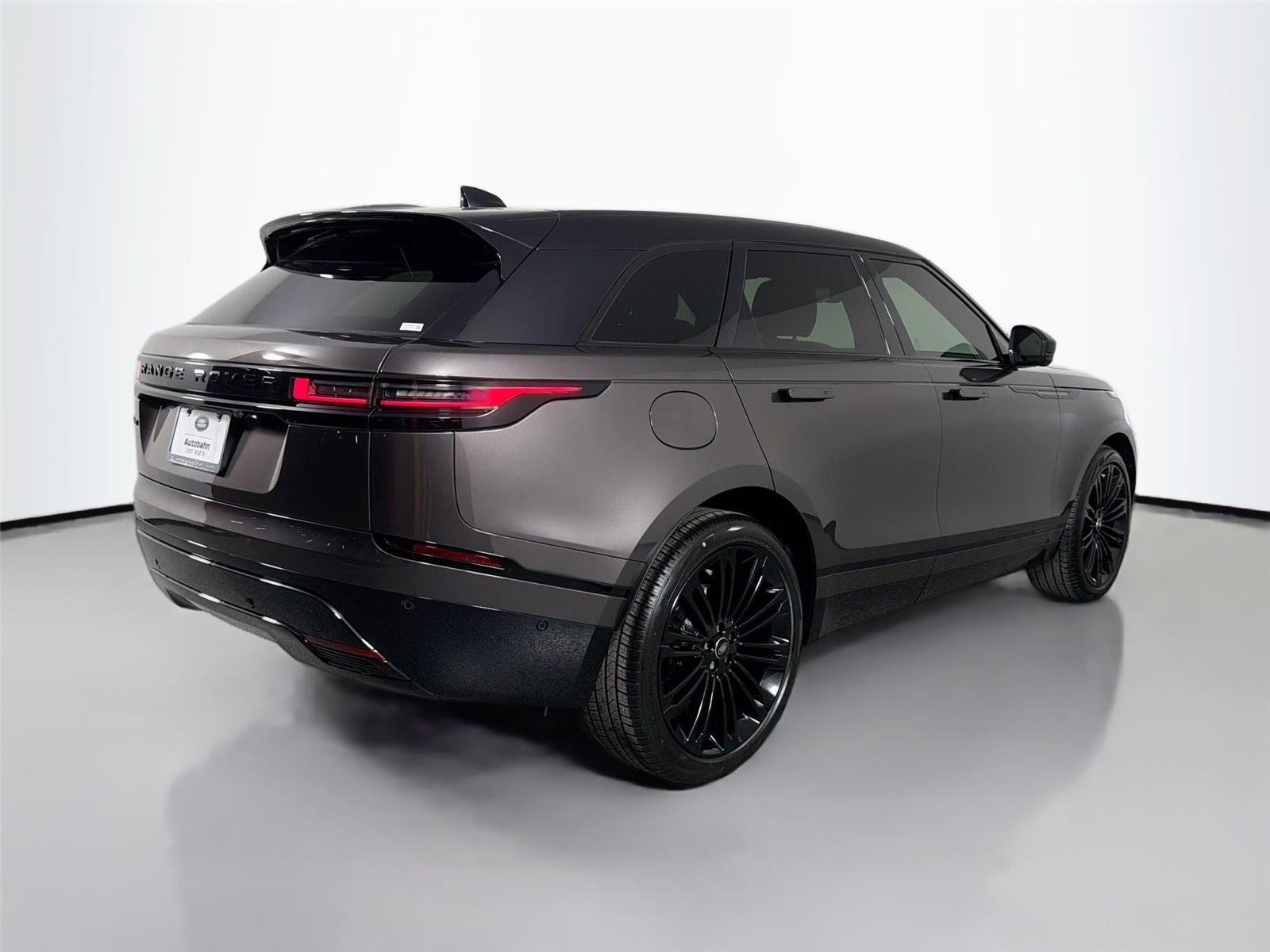 New 2026 CHARENTE GREY Land Rover Belgravia Edition image 5