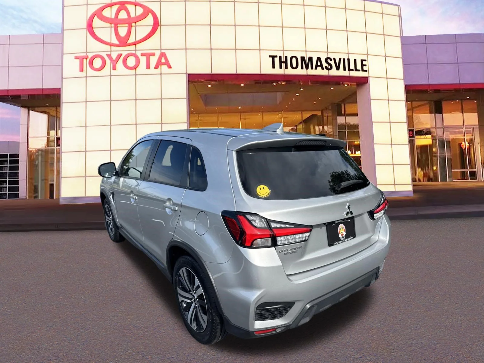 Used 2025  Mitsubishi 2.0 ES image 7