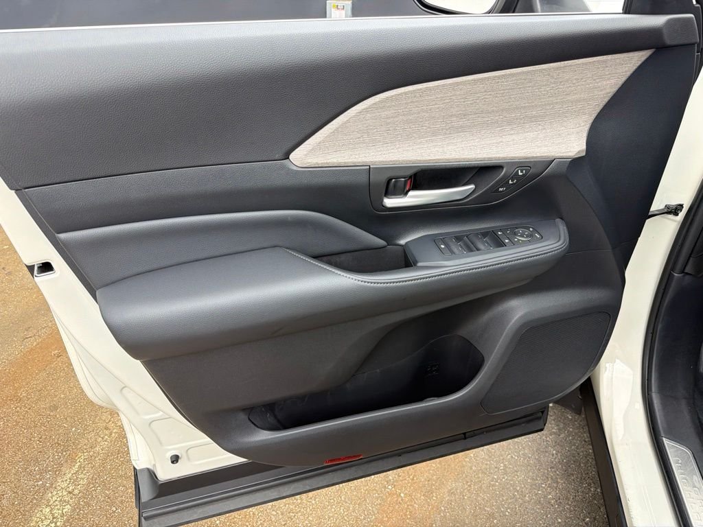 Used 2024 White Toyota Limited image 12