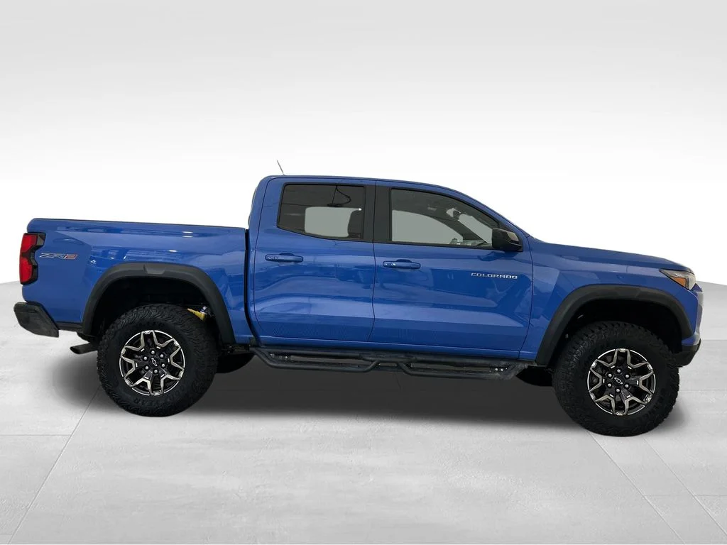Used 2025 Blue Chevrolet ZR2 image 7
