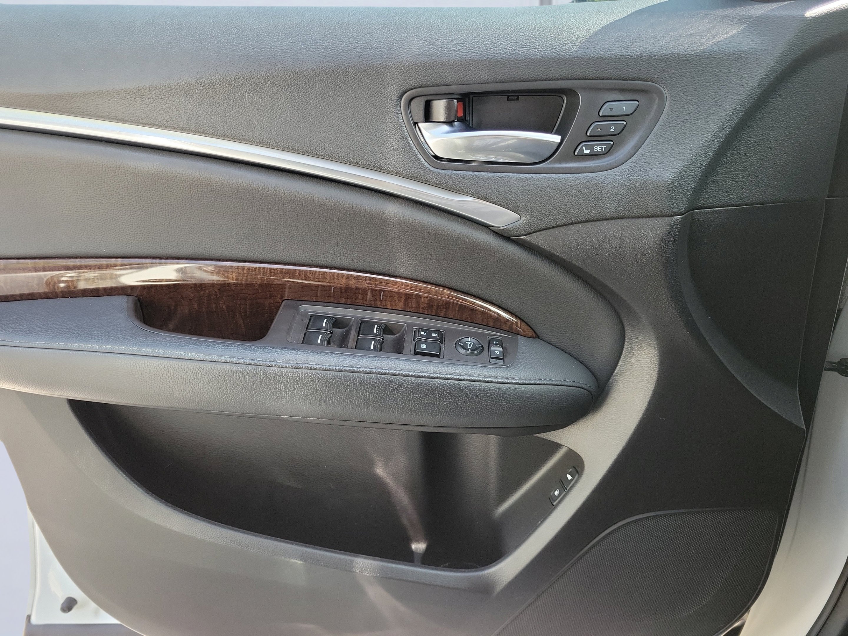 Used 2020 Platinum White Pearl Acura MDX image 53