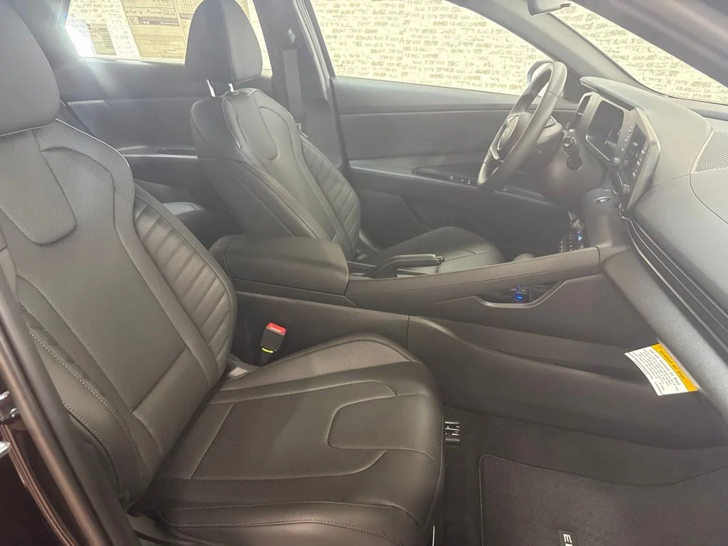 New 2026 Abyss Black Hyundai SEL Sport image 10
