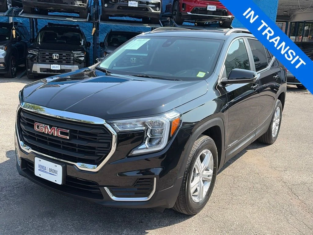 Used 2024 Ebony Twilight Metallic GMC SLE image 12