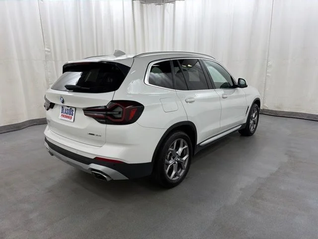 Used 2024 White BMW xDrive30i image 6
