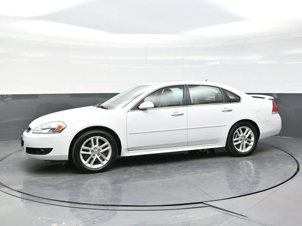 Used 2014 White Chevrolet LTZ image 3