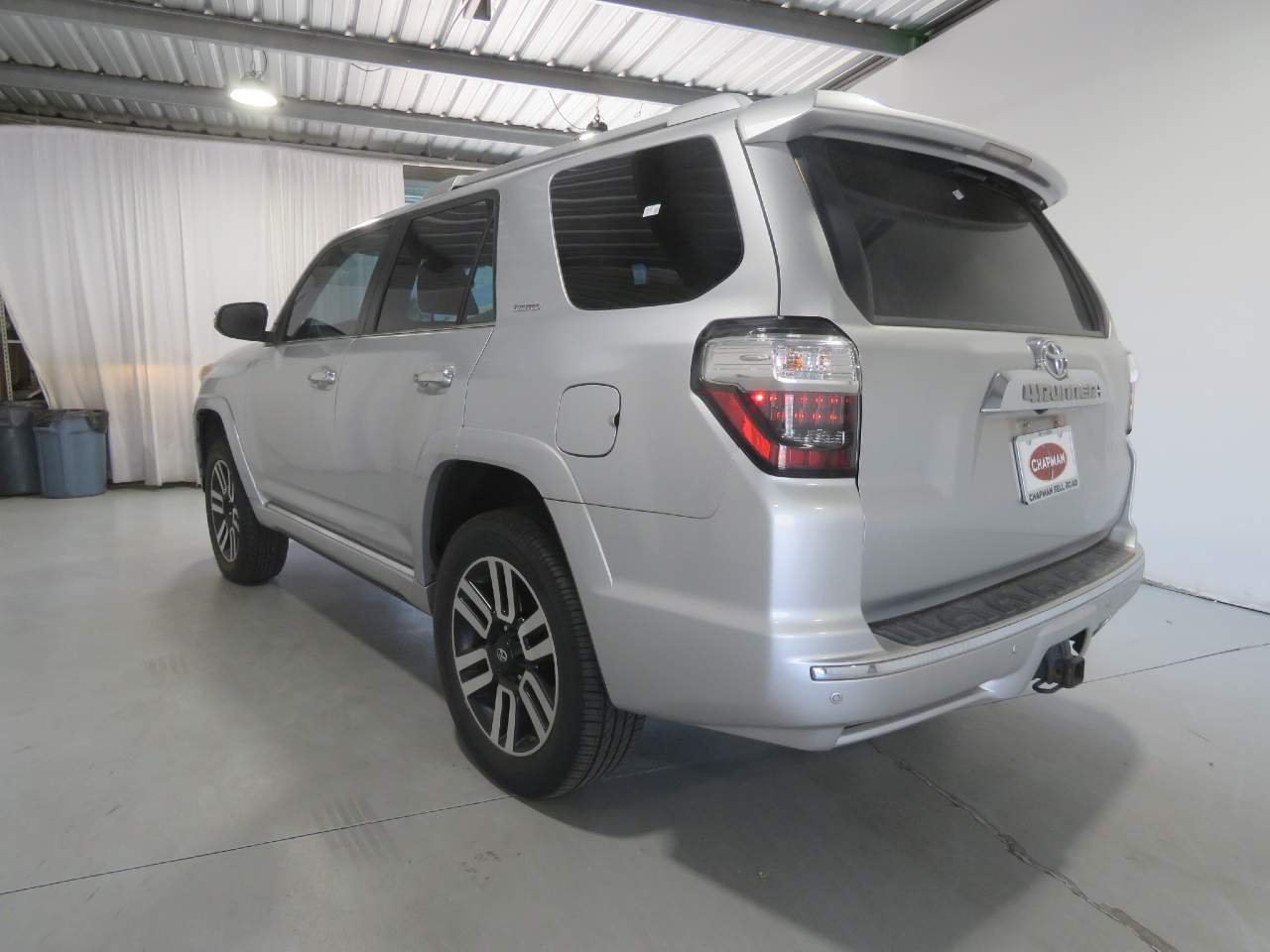 Used 2015 Classic Silver Metallic Toyota Limited image 6