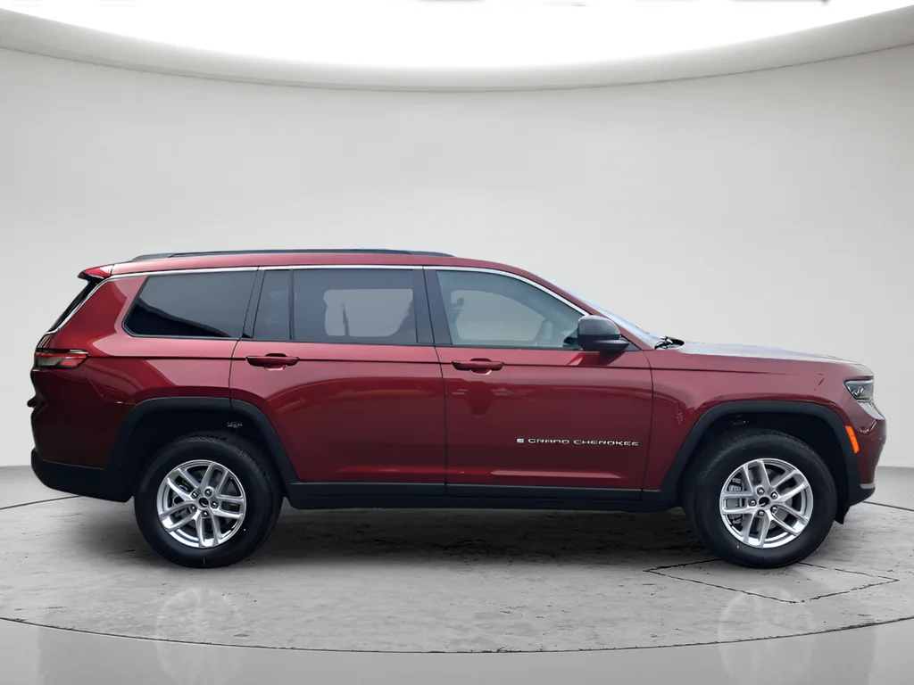 New 2026 Velvet Red Pearl-Coat Exterior Paint Jeep Laredo image 6