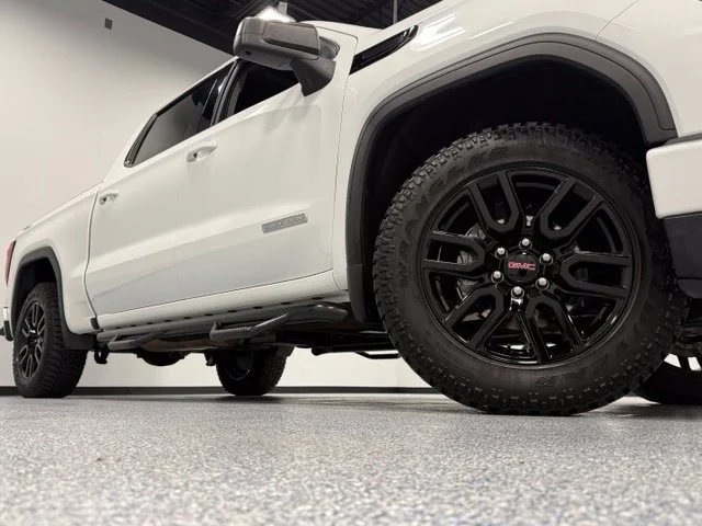 Used 2023 White GMC Elevation image 2