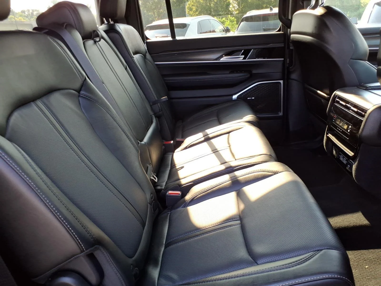 Used 2023 Silver Zynith Jeep Series II image 25