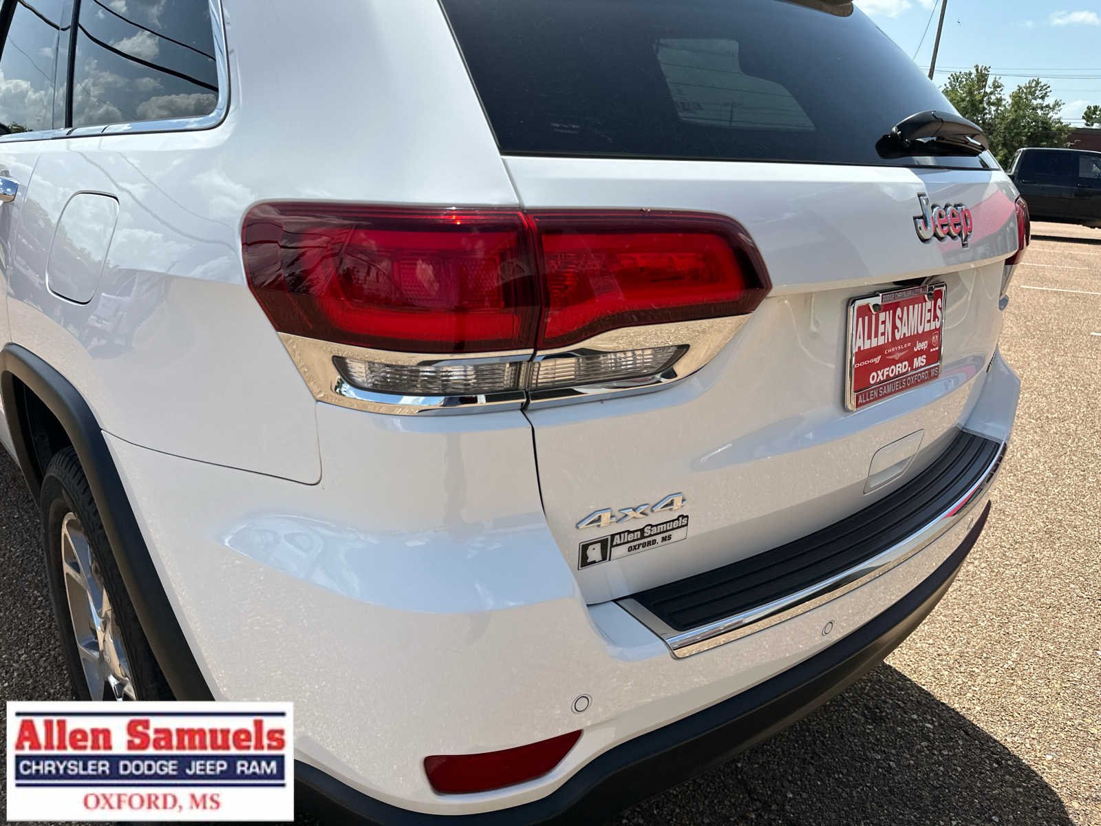 Used 2022 Bright White Clearcoat Jeep Limited image 57