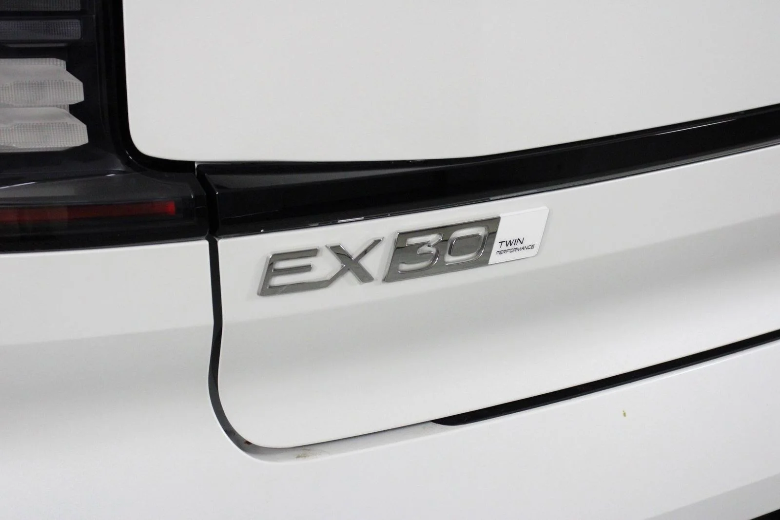 2025 Volvo EX30 Plus - Photo 15