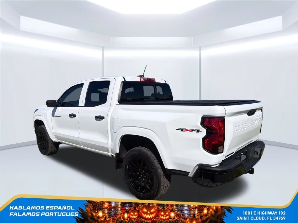 New 2026 Summit White Chevrolet WT image 3