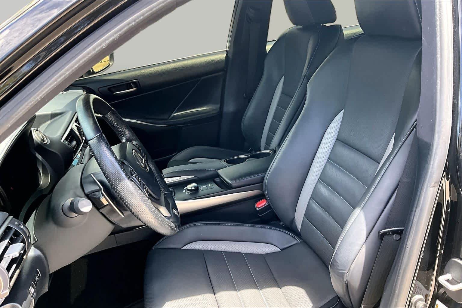 Used 2020 Obsidian Lexus F SPORT image 8