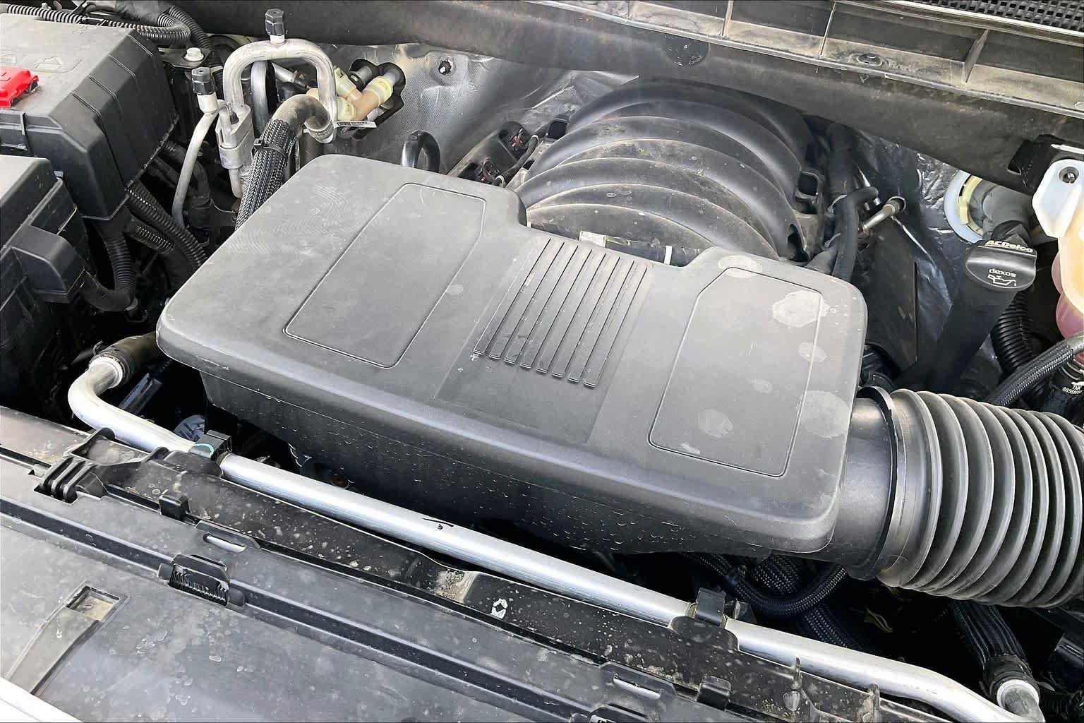 Used 2024 White Frost Tricoat GMC Denali image 31