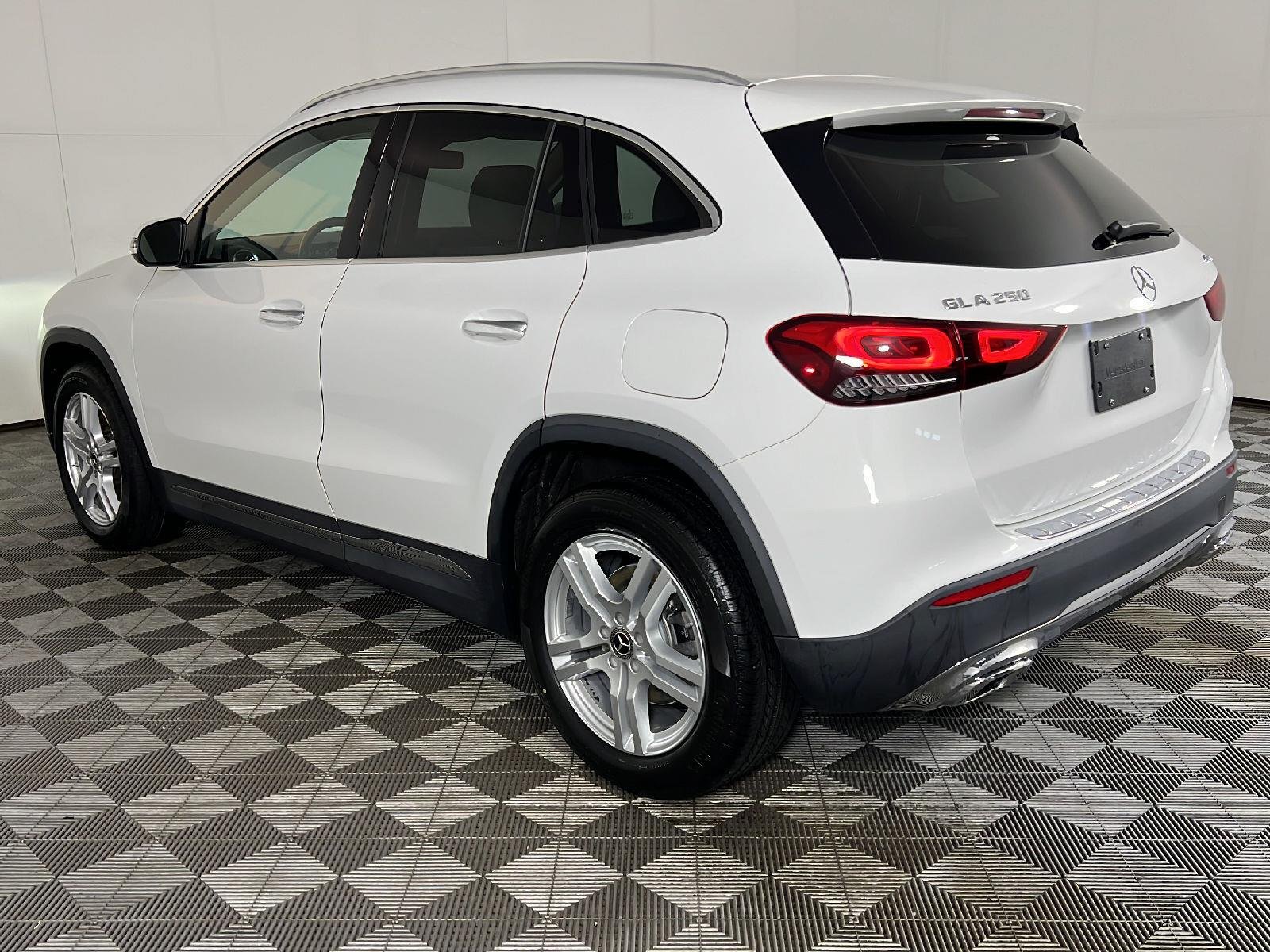 Used 2023 Polar White Mercedes-Benz GLA 250 image 17