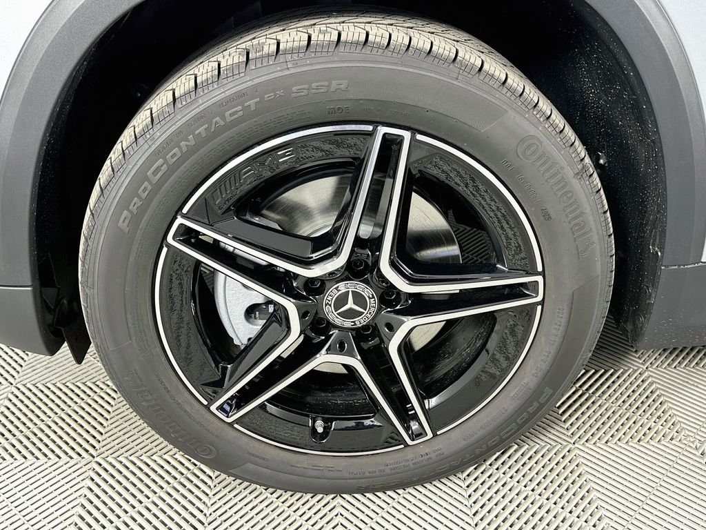 Used 2026 Silver Mercedes-Benz GLA 250 image 31