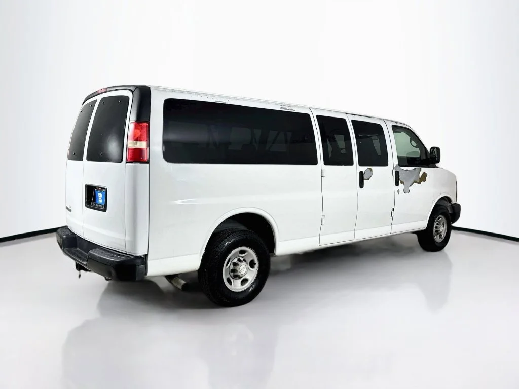 Used 2008 Summit White Chevrolet LS image 8
