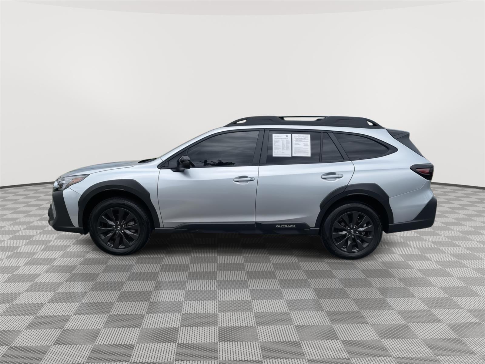 Used 2025 Ice Silver Metallic Subaru Onyx Edition XT image 5