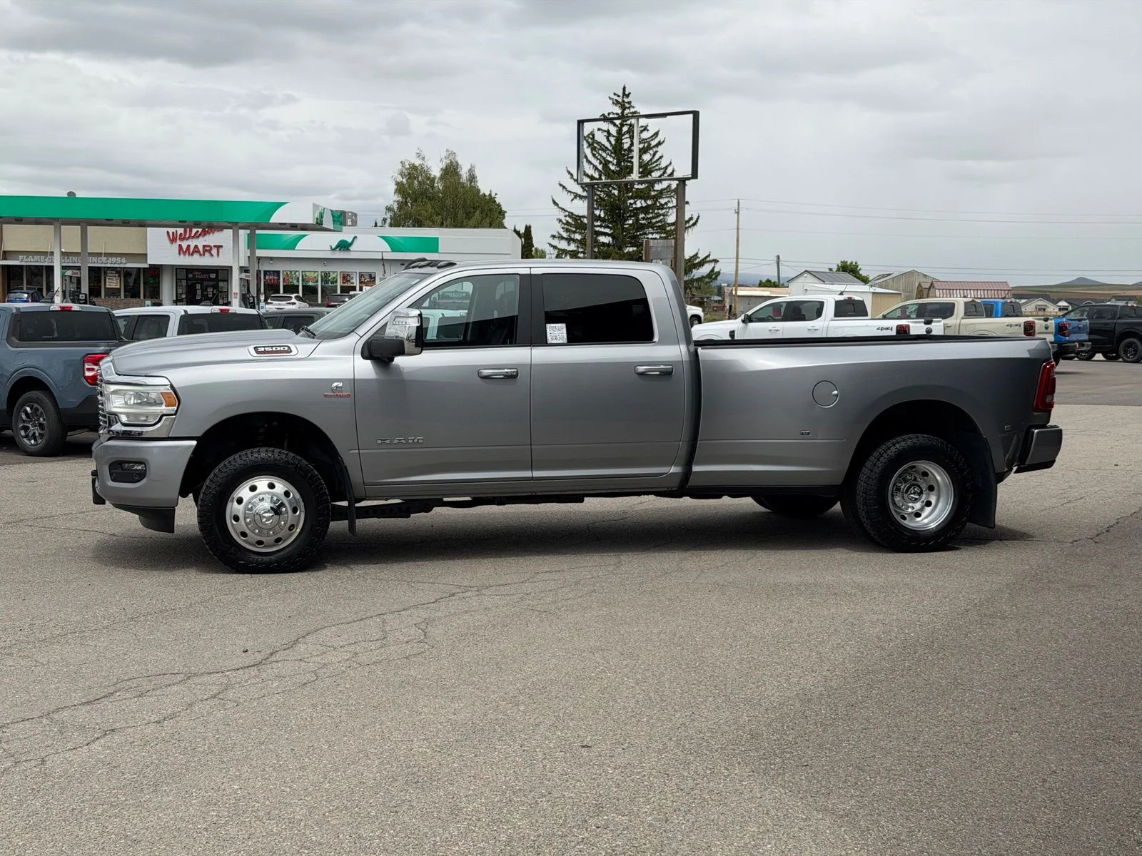 Used 2024 Silver Ram Laramie image 11