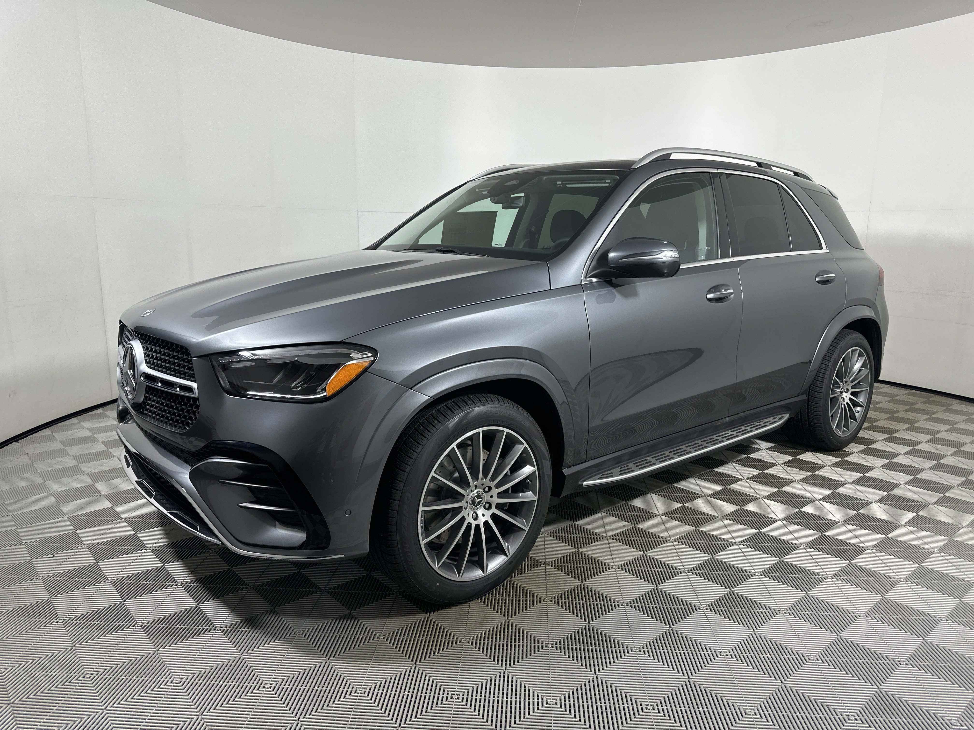 New 2026 Selenite Grey Metallic Mercedes-Benz GLE 350 image 3