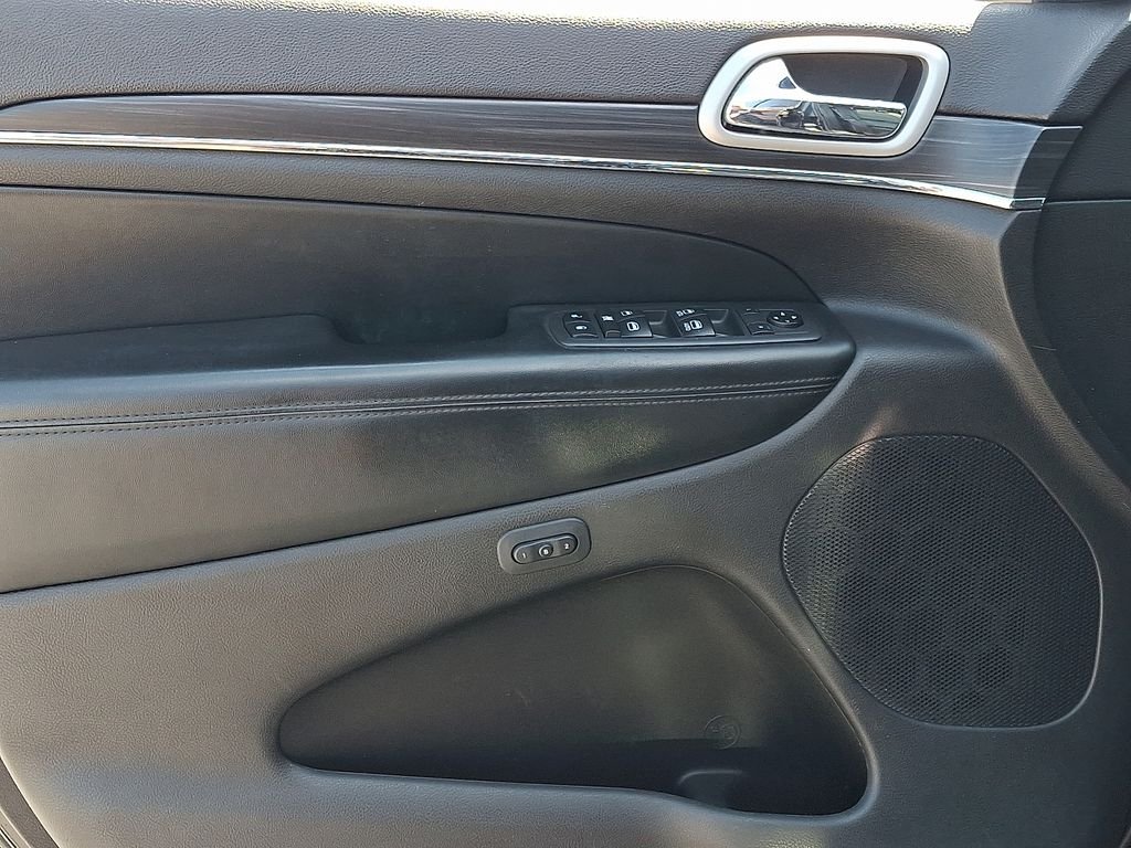 Used 2020 Black Jeep Limited image 13