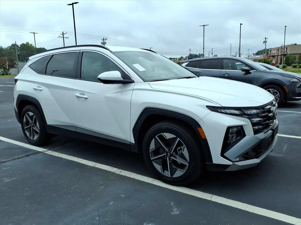 Used 2026 White Hyundai SEL image 2