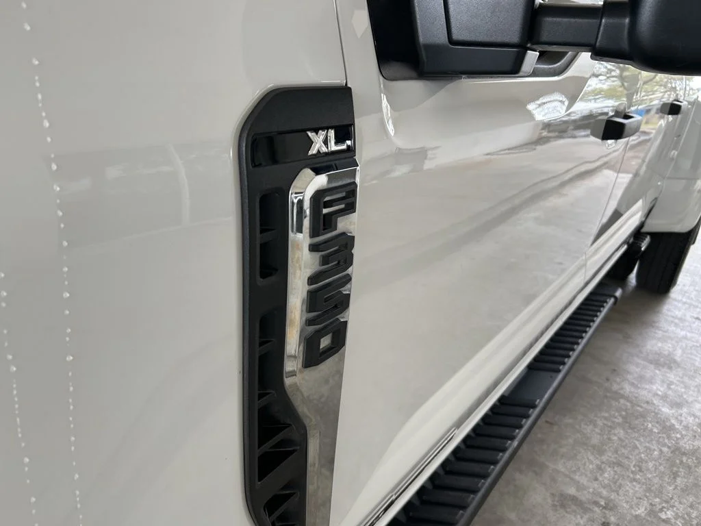 Used 2025 White Ford XL image 14