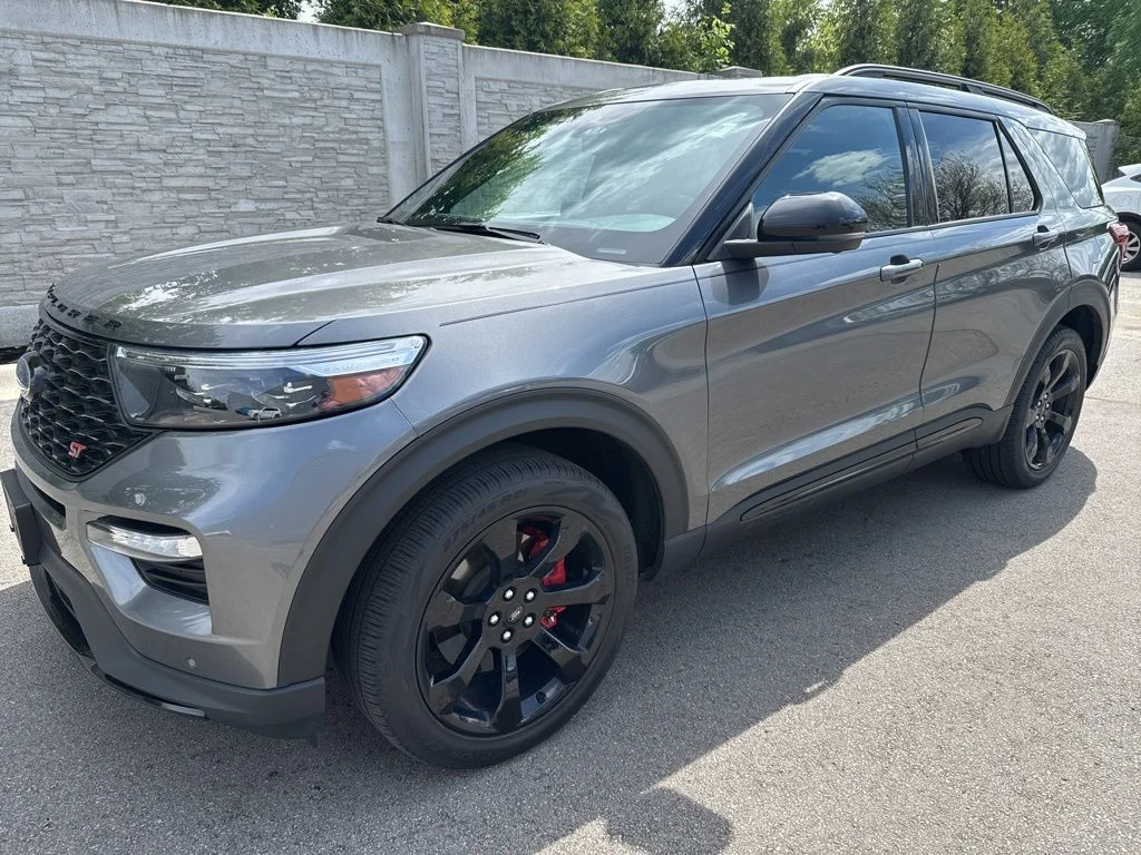 2023 Ford Explorer ST 4WD's photo