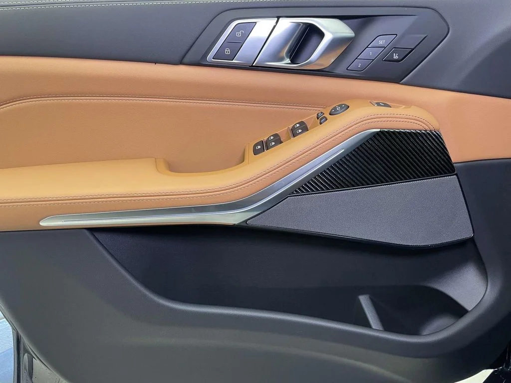New 2026 Black BMW M60i image 29