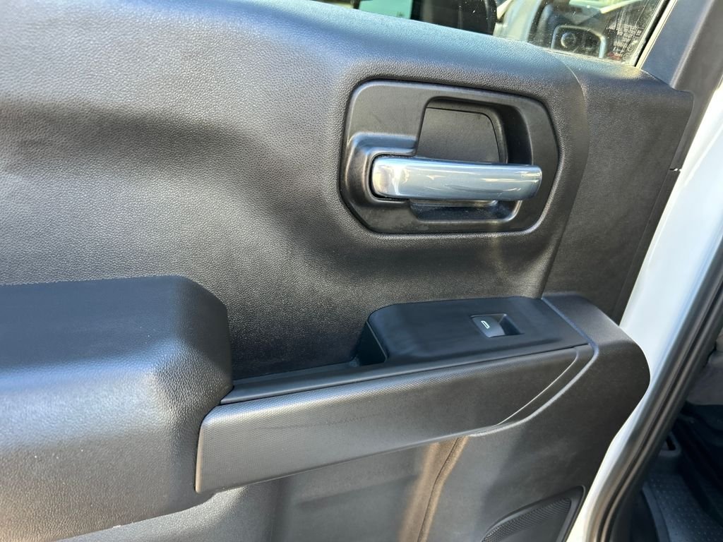 Used 2022 White Chevrolet LT image 27