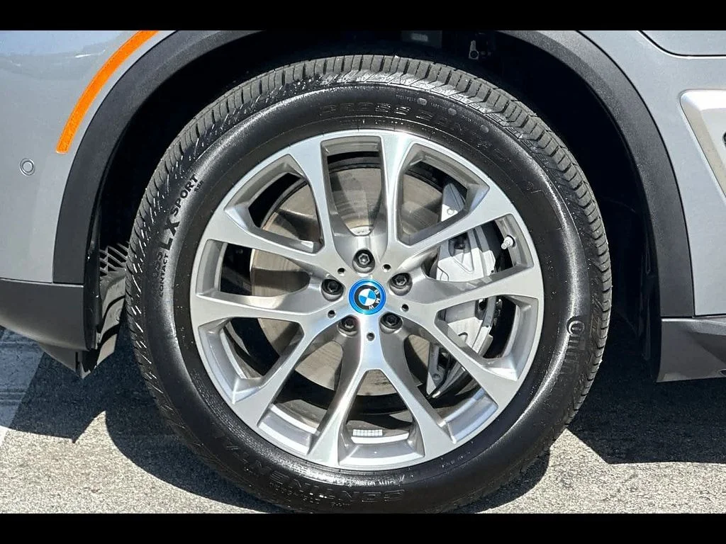 Used 2025 Gray BMW xDrive50e image 8