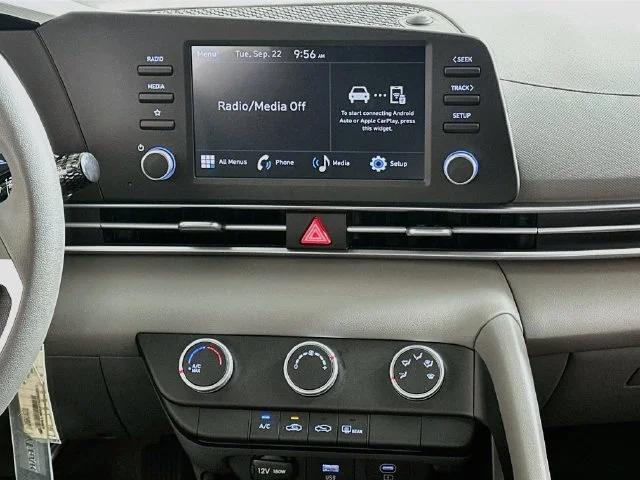 New 2026 Hyundai ELANTRA SE