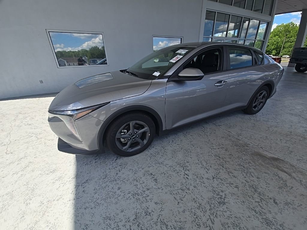 2025 Kia K4 LXS AT's photo