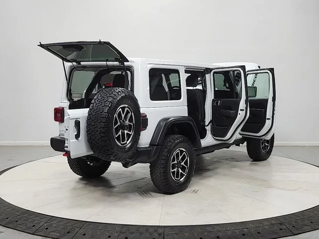 Used 2025 White Jeep Rubicon image 15