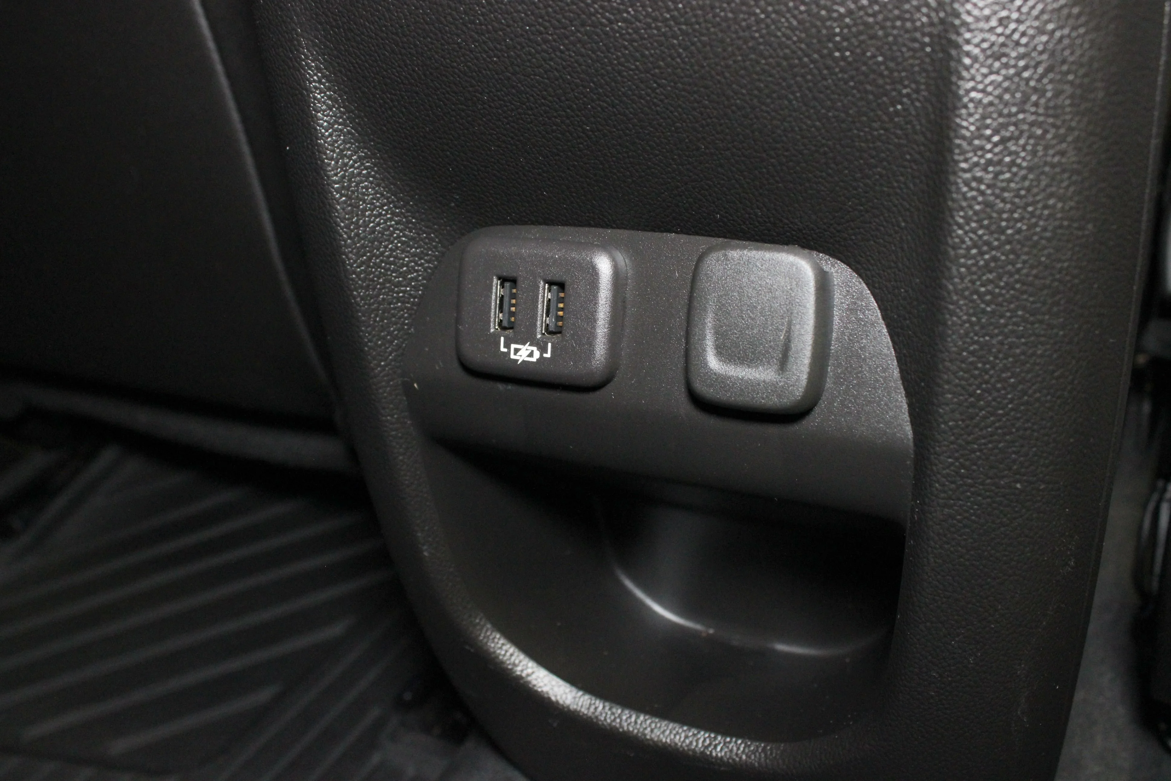 Used 2019 Shadow Gray Metallic Chevrolet Z71 image 17