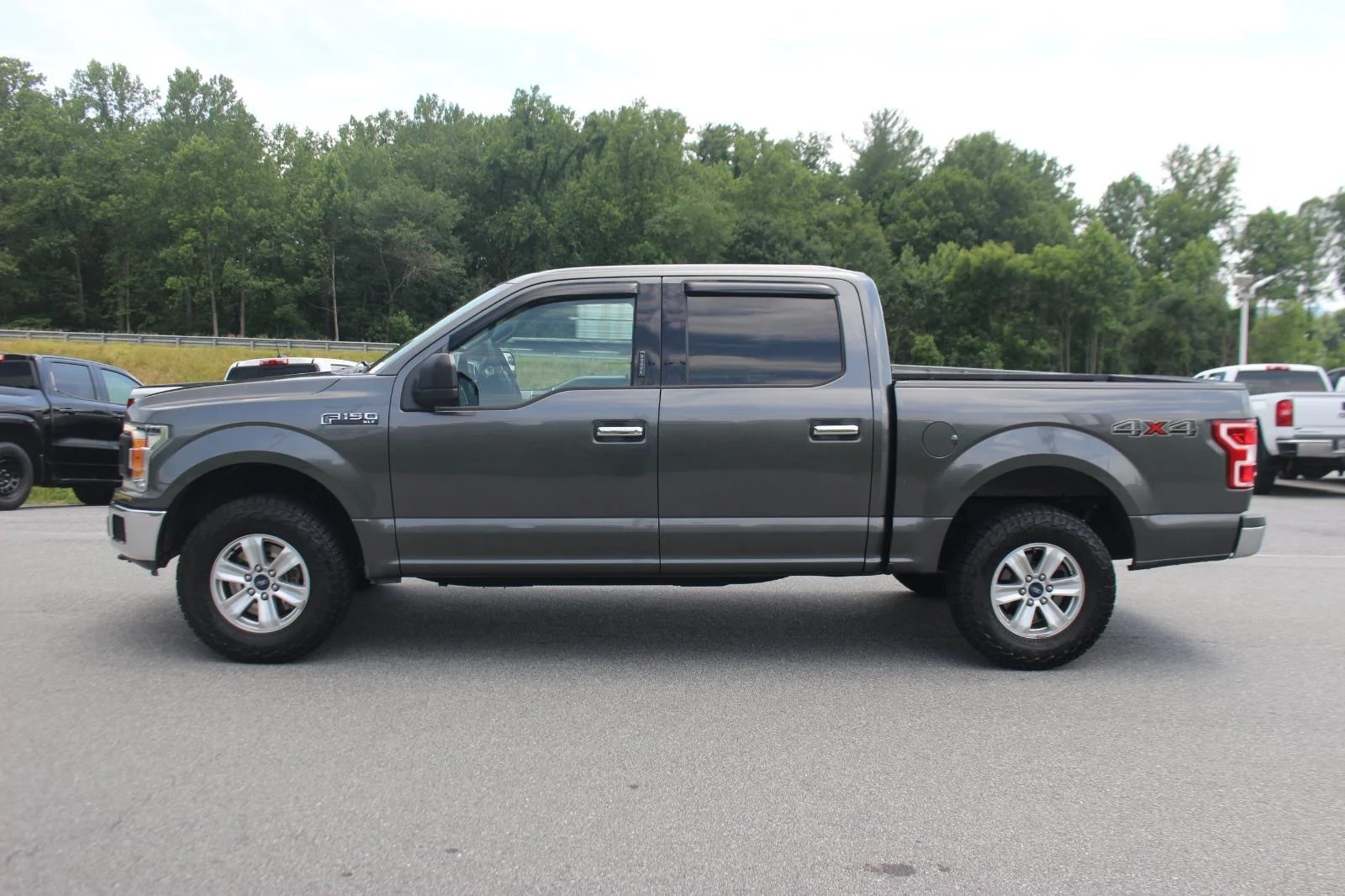 Used 2018 Grey Ford XL image 5