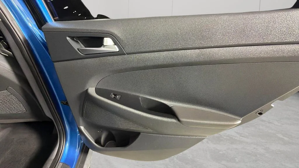 Used 2019 Blue Hyundai SE image 32