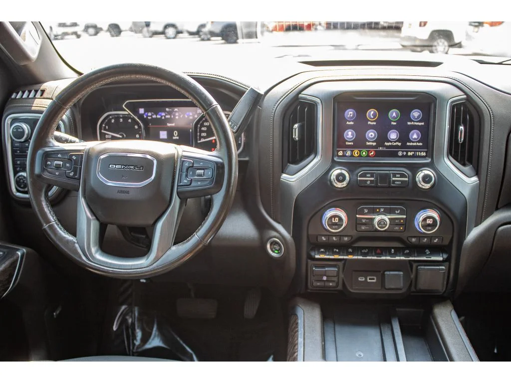 Used 2021 White Frost Tricoat GMC Denali image 25