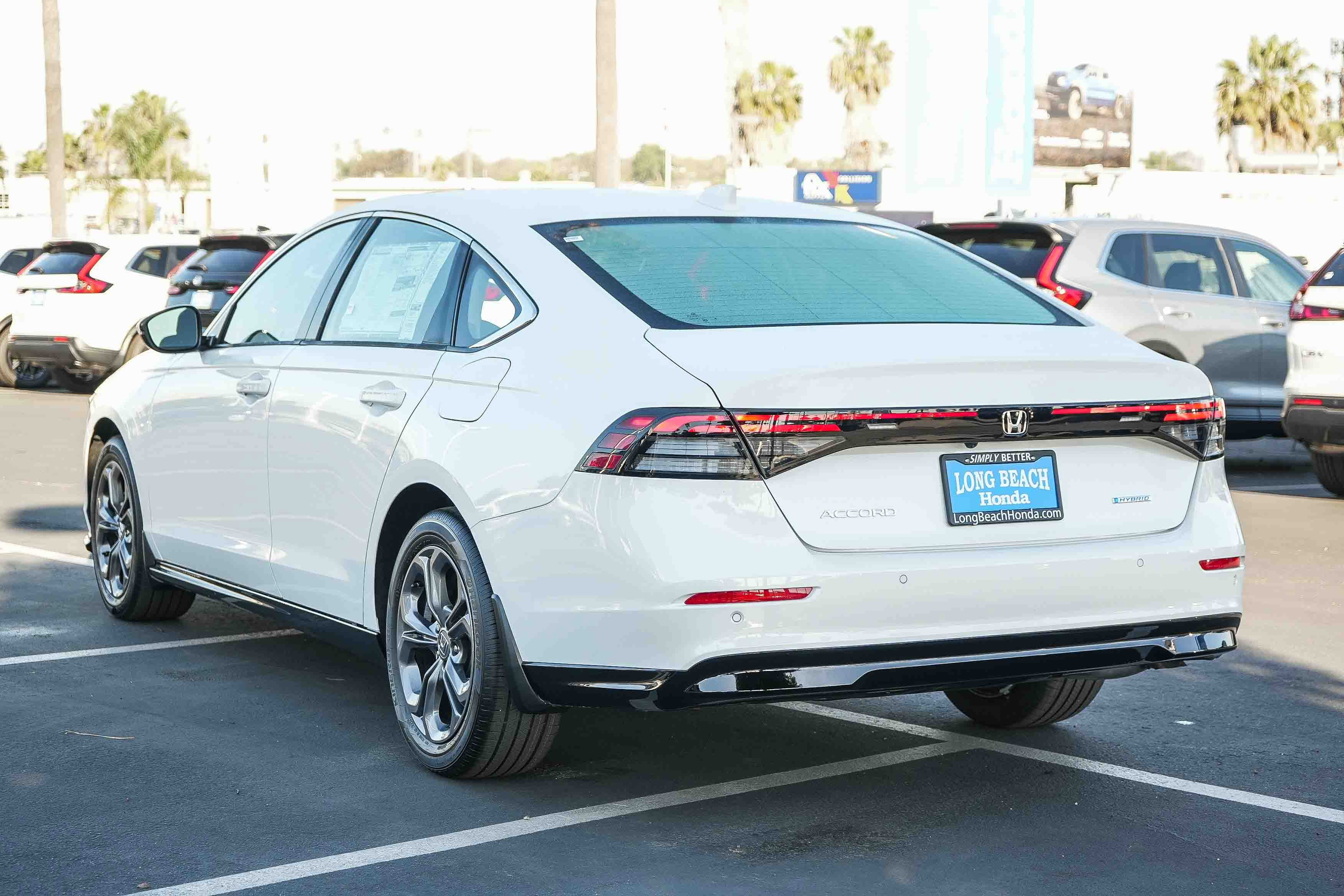 New 2026 Platinum White Pearl Honda EX-L image 8