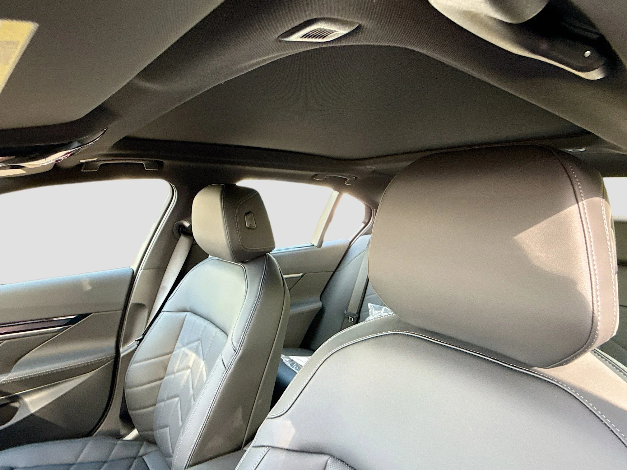 New 2026 Brooklyn Grey Metallic BMW 550e xDrive image 27