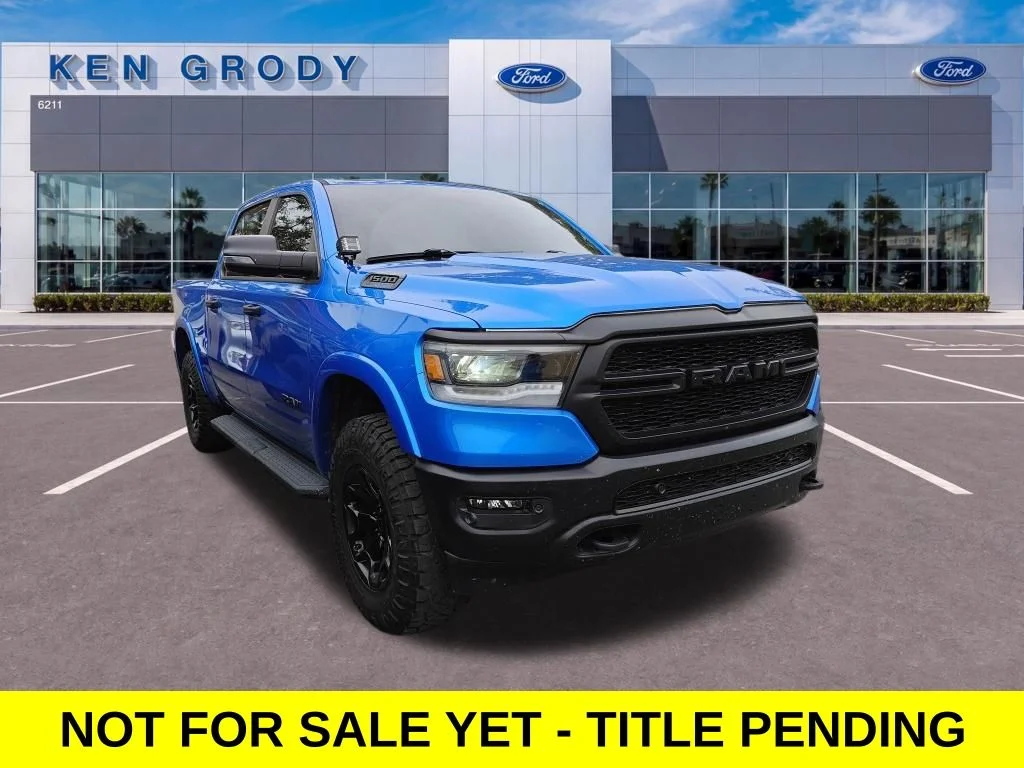 2023 RAM 1500 Big Horn/Lone Star 4x4 Crew Cab 5'7's photo