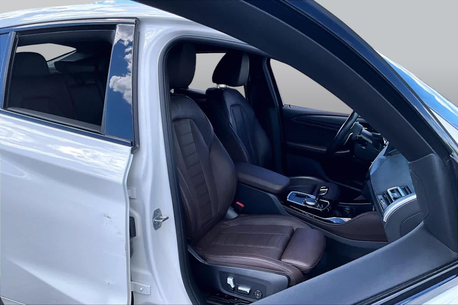 Used 2022 Alpine White BMW xDrive30i image 7