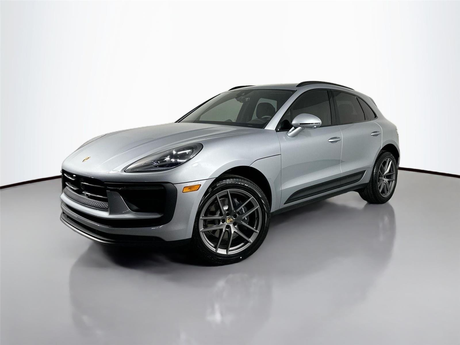 2026 Porsche Macan T's photo