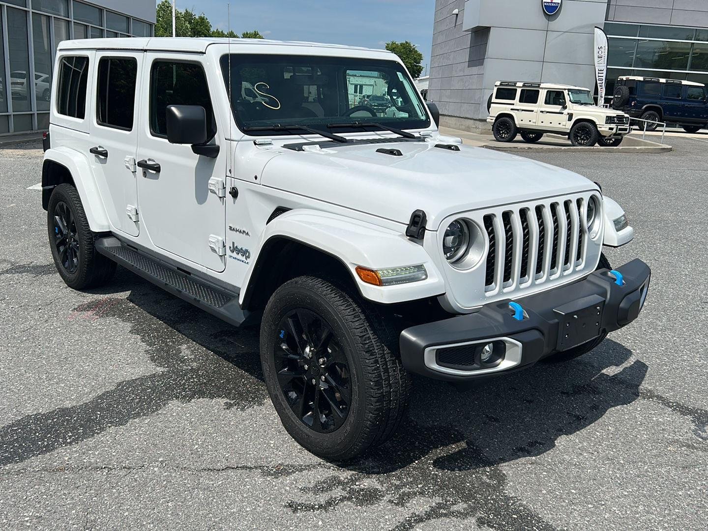 Used 2023 Bright White Clearcoat Jeep Sahara image 7