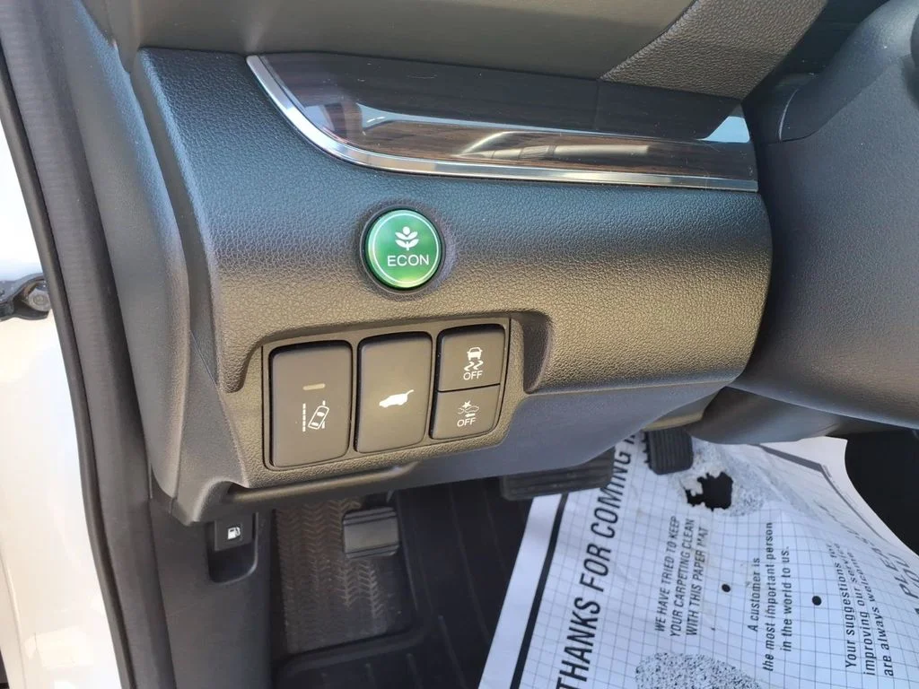 Used 2016 White Honda Touring image 32