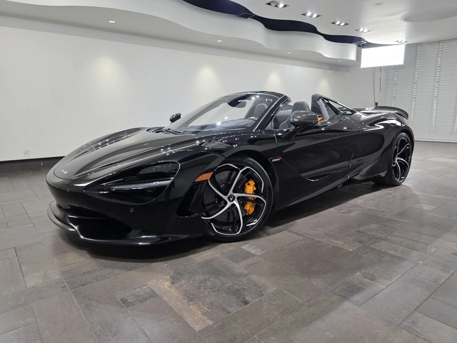 2025 McLaren 750S 4.0 V8 Spider's photo