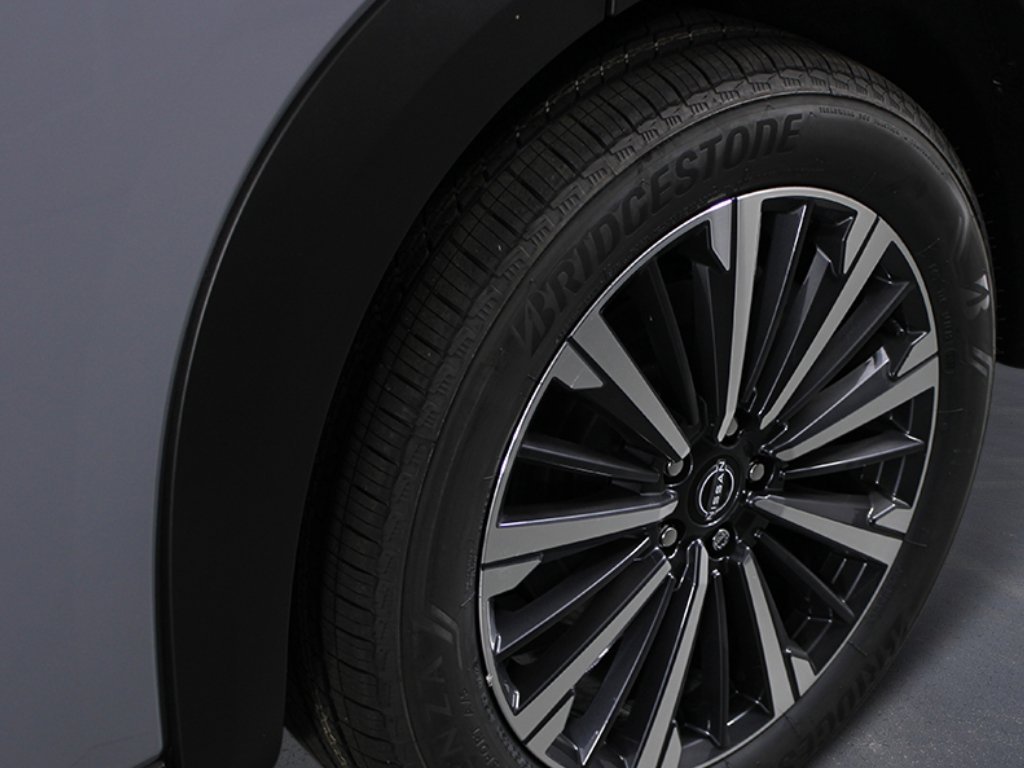 New 2026 Boulder Gray Pearl Nissan Platinum image 9
