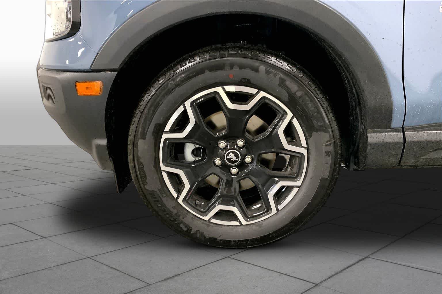 New 2026 Azure Gray Metallic Tri-Coat Ford Outer Banks® image 9